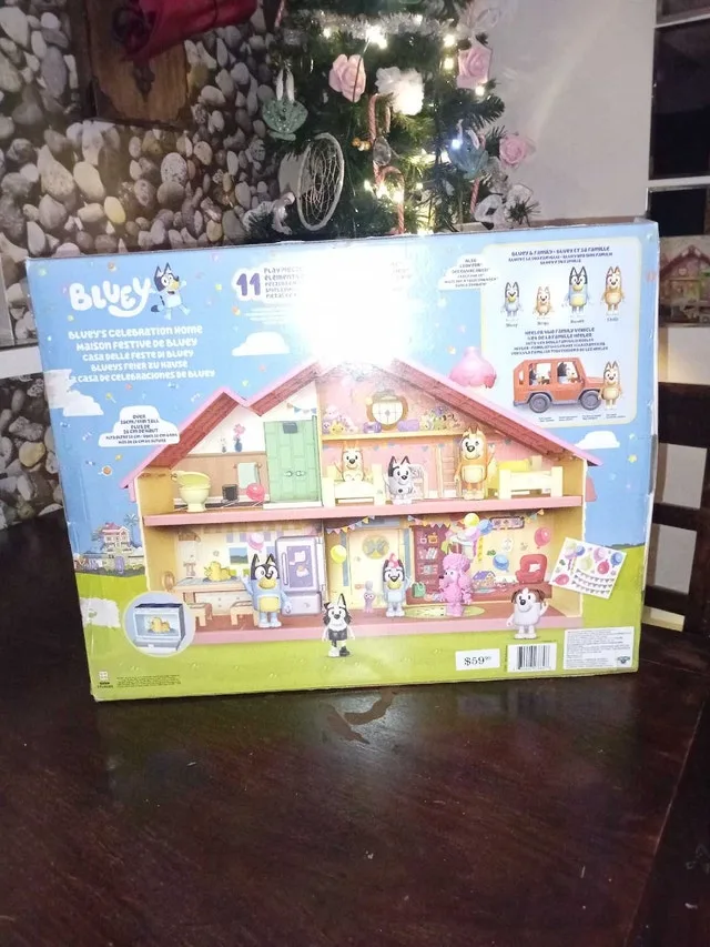 BLUEY BIRTHDAY HOUSE AND PLAYMAT image indicator(2)