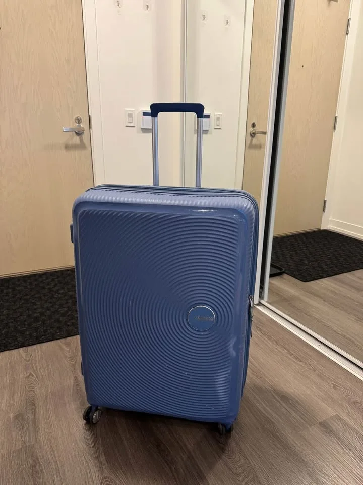 American Tourister Curio Spinner Large (Read description) image indicator(7)