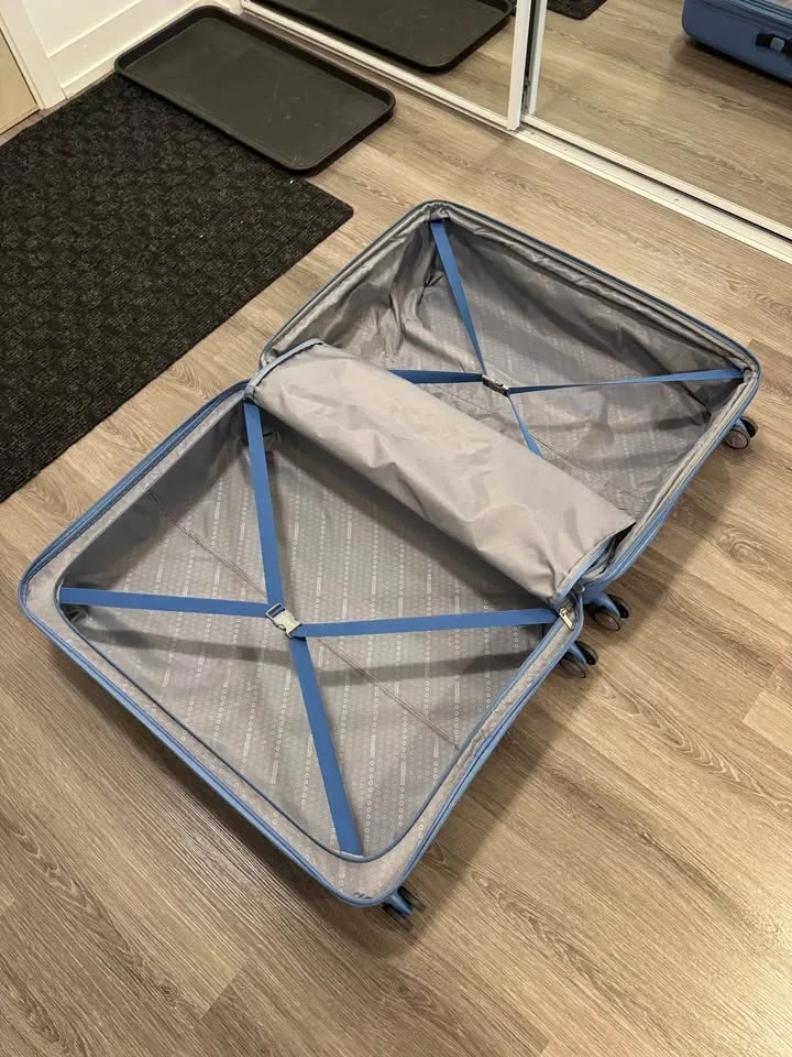 American Tourister Curio Spinner Large (Read description) image indicator(10)