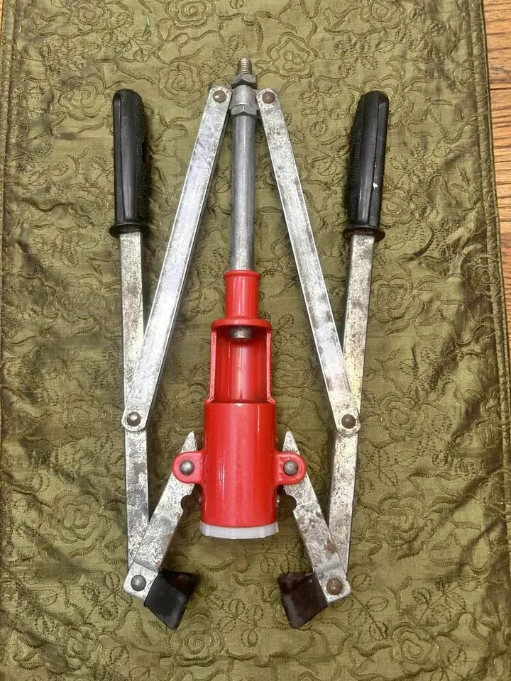 🍺 Manual Bottle Capper