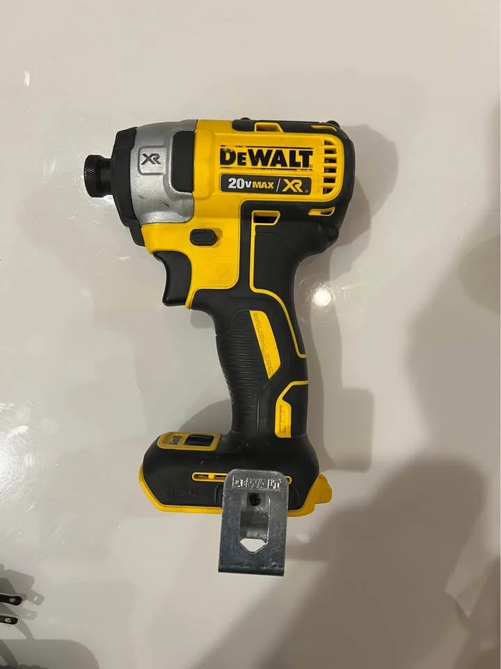 🔧 DeWALT Tool Bundle – Hammer Drill, Impact Driver, Batteries & image indicator(2)