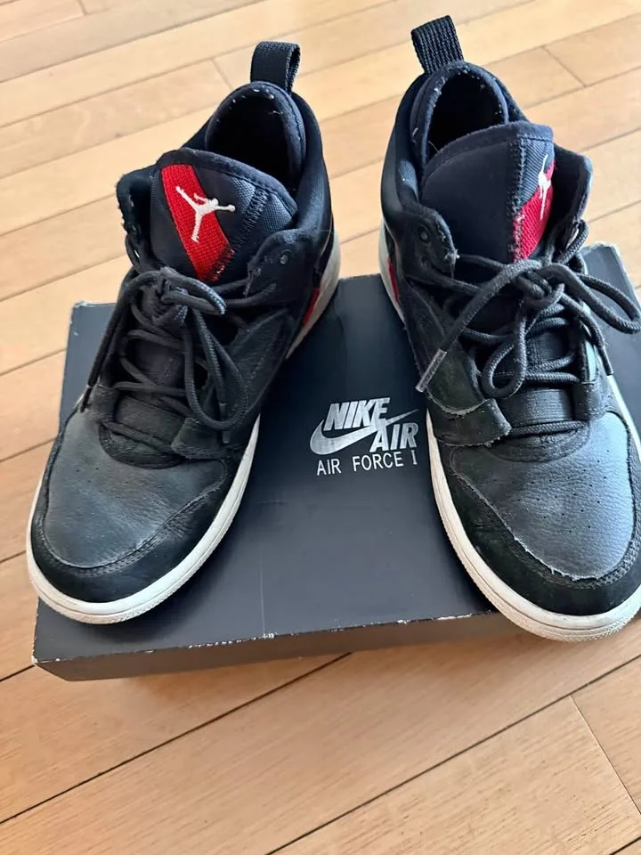 Used Nike Sneaker Youth 6Y