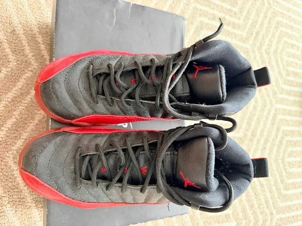 Red/black Jorden Sneaker size 6