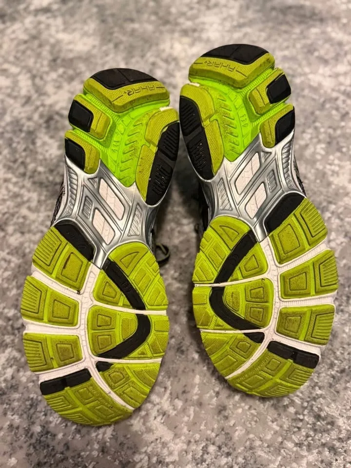 Asics GT-1000 running shoe/ Size US 7 image indicator(5)