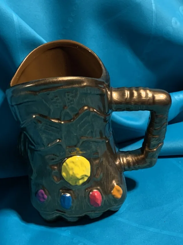 Avengers Infinity War Gauntlet Mug image indicator(3)