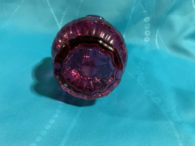Vintage Cranberry / Carnival Glass Vase image indicator(3)