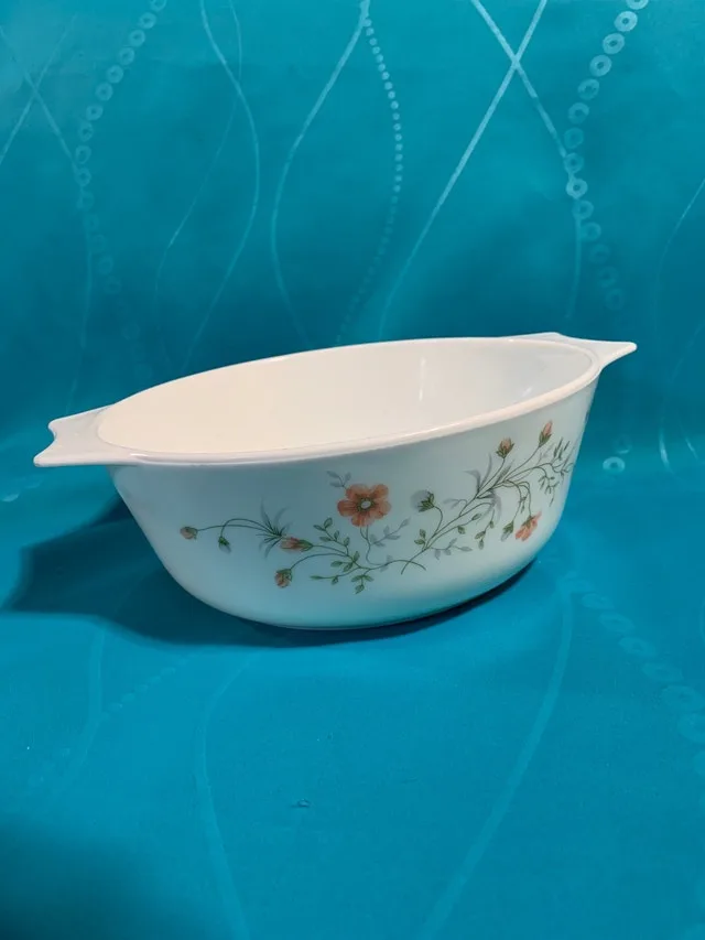 Vintage Pyrex Casserole Dish with RARE brown lid image indicator(5)