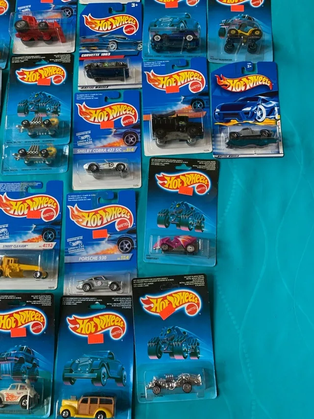 Vintage Hot Wheels Blackwall International Cards image indicator(2)