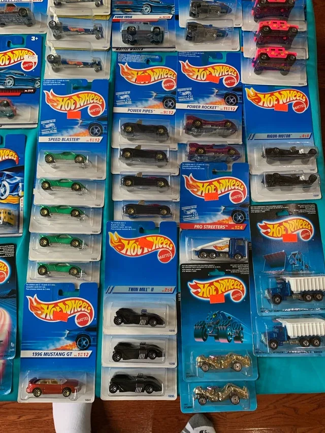 Vintage Hot Wheels Blackwall International Cards image indicator(6)