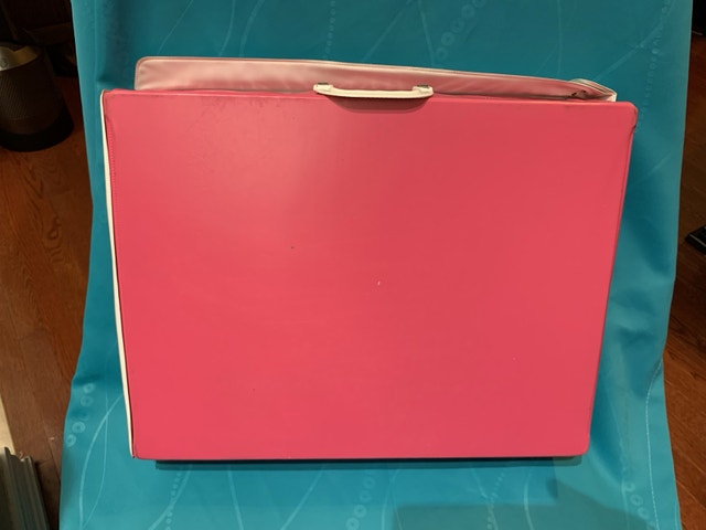 Vintage Barbie case and multigenerational lot - photo 2