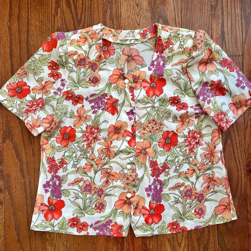Retro 80s M-L Japanese Floral Blouse with Shoulder Pads