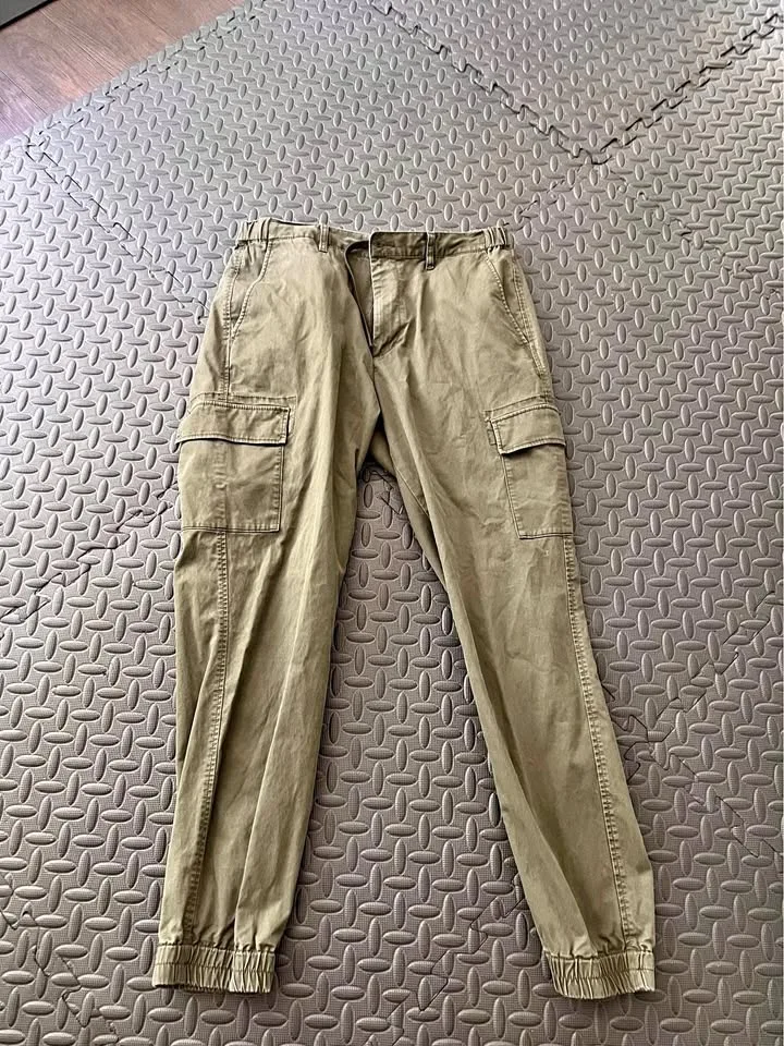 Uniqlo Cargo Panth Green size M