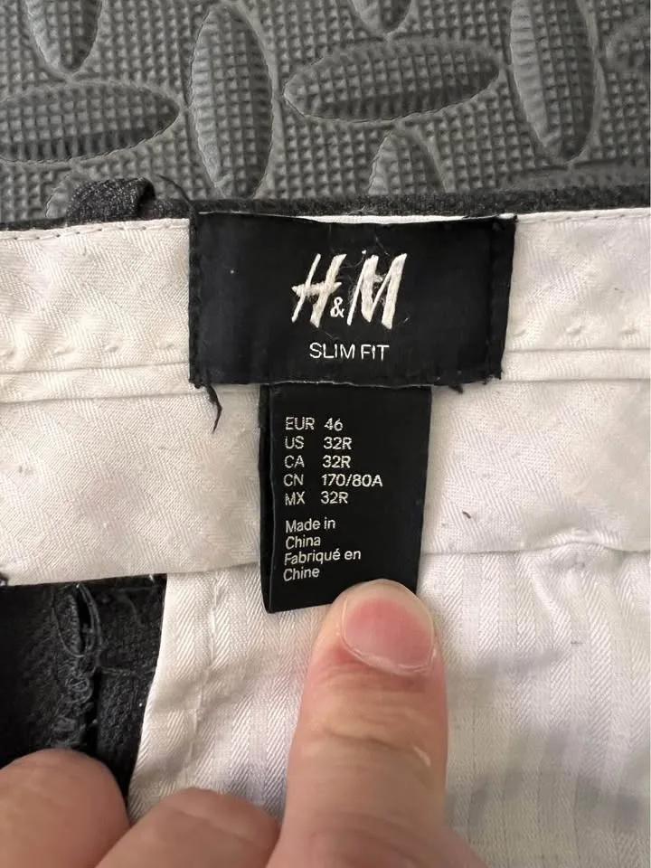 H&M slim fit panth US size 32 image indicator(3)