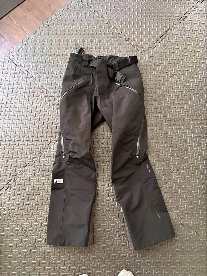 Snow board or ski panth MEC size M FREE Belt