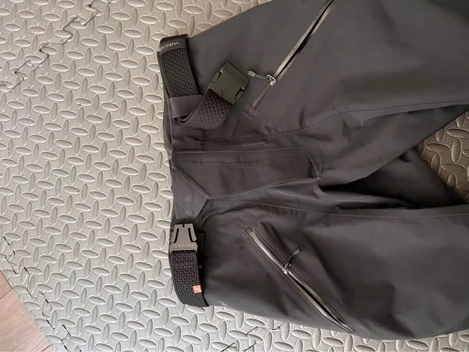 Snow board or ski panth MEC size M FREE Belt image indicator(3)