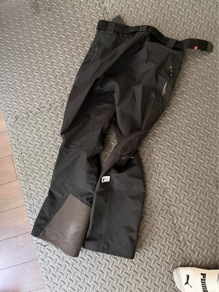 Snow board or ski panth MEC size M FREE Belt image indicator(4)