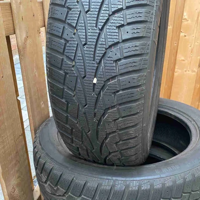 Uniroyal Tiger Paw ICE&SNOW 3 215/55R17