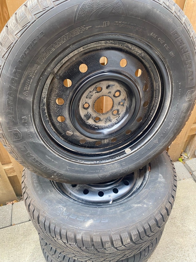 General Altimax ARCTIC 12 215/65R16