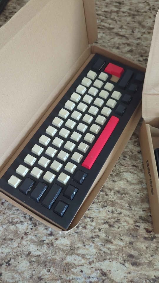 Mechanical keyboard with new keycaps - photo 2