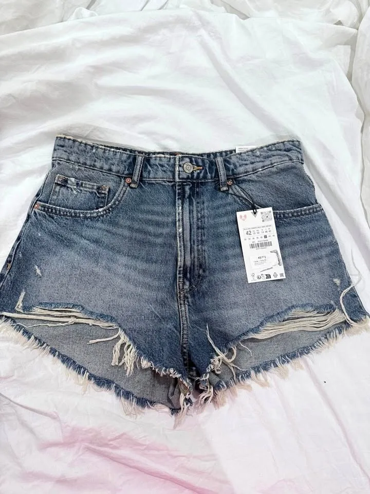 Zara high-rise Curved Shorts