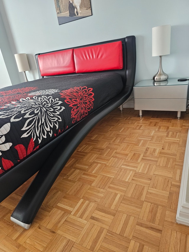 Modern Leather Queen Bed by Dupen, Spain - photo 2