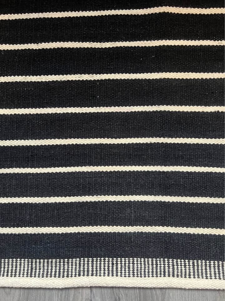 CB2 Black and White Stripe Rug - photo 4