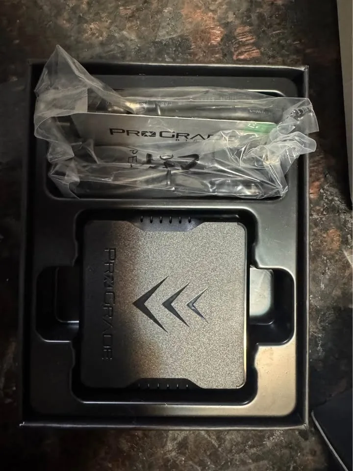 SD UHS-II Dual-Slot Memory Card Reader by ProGrade Digital image indicator(3)