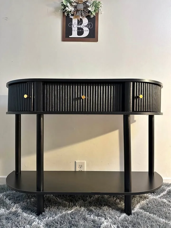 Fluted crescent table/ Mesa acanalada media luna