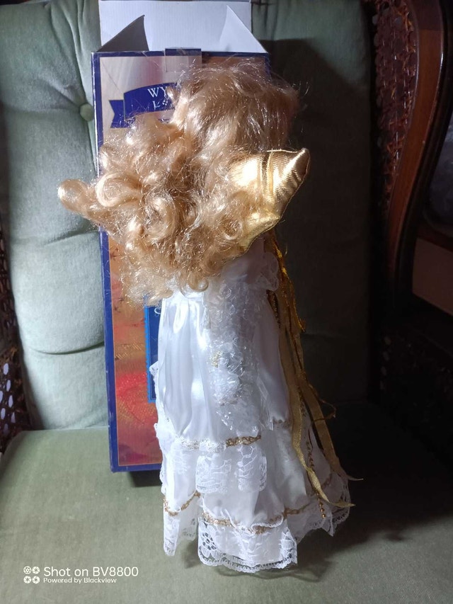 Wyndham Porcelain Doll - photo 2