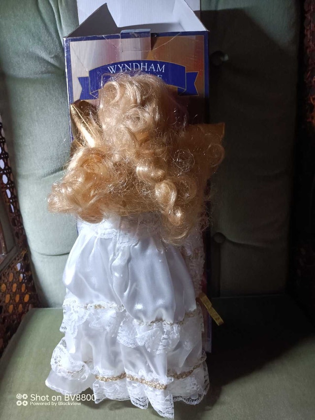 Wyndham Porcelain Doll - photo 3