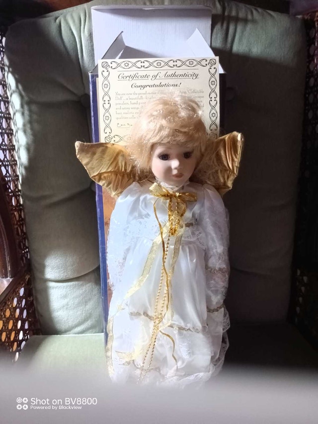 Wyndham Porcelain Doll - photo 4