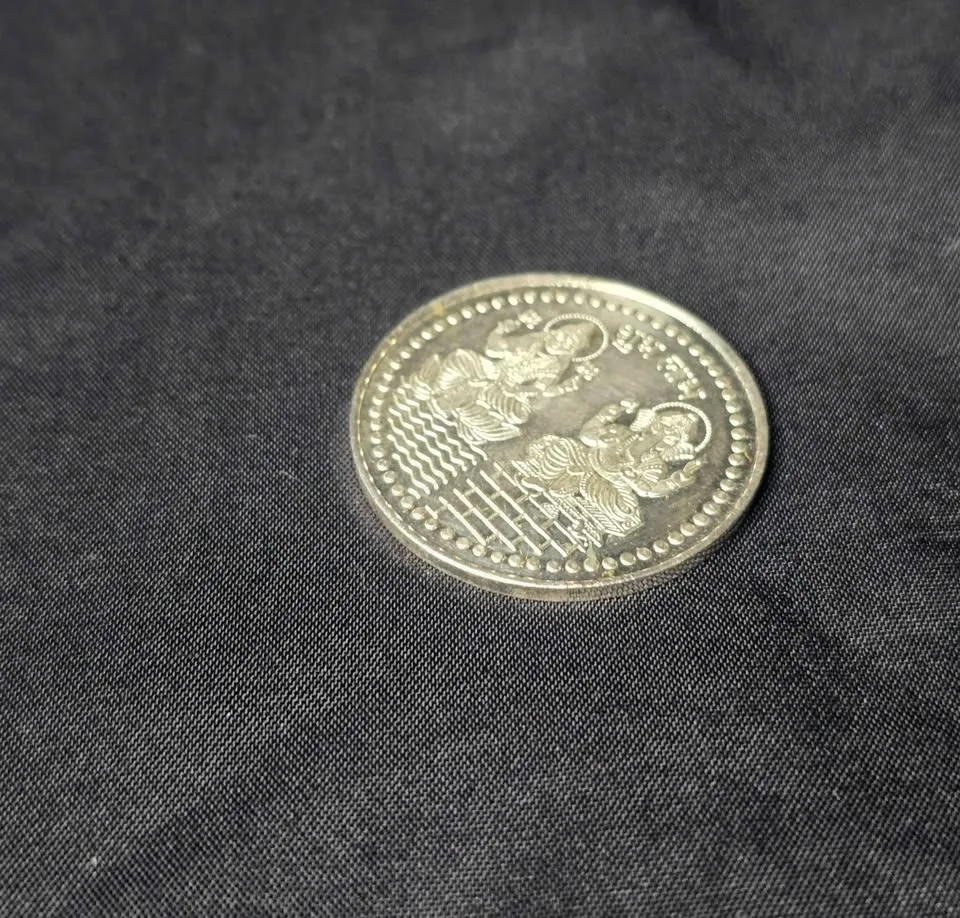 Ganesha Lakshmi/Laxmi Pure Silver (999) 10 Gram Coin image indicator(3)
