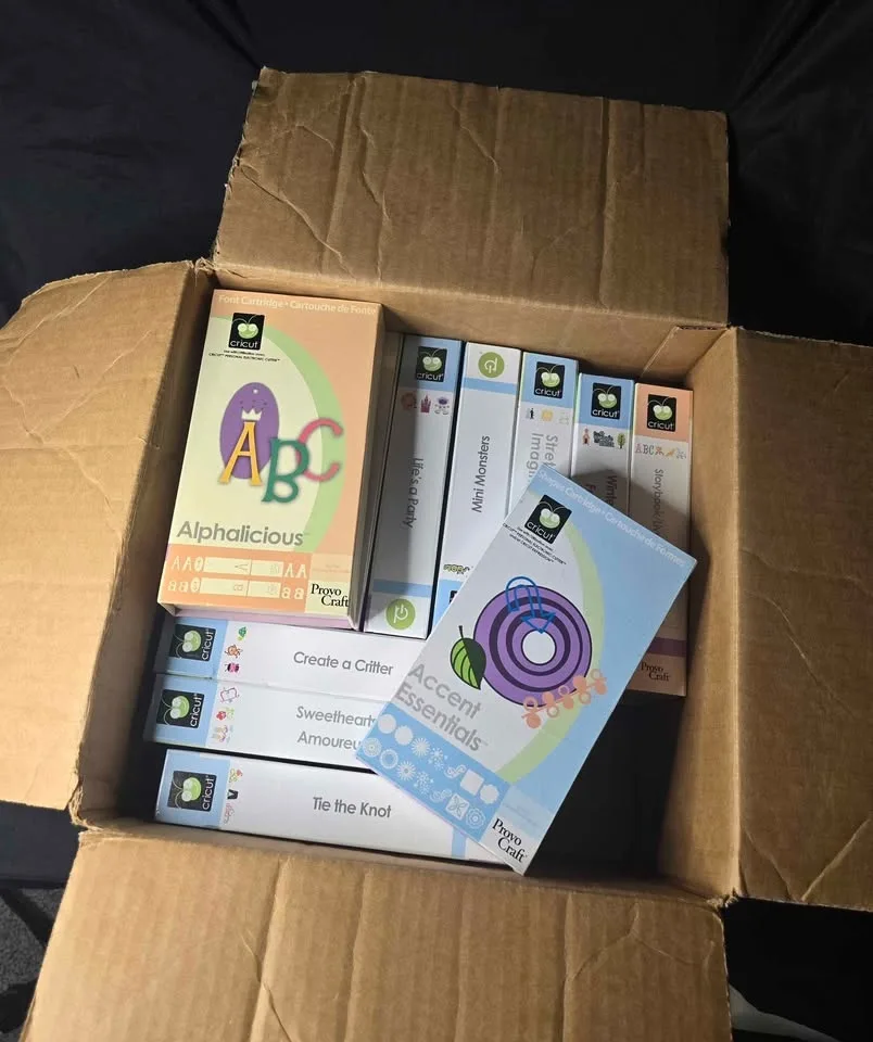 Cricut Expression + Cartridges image indicator(4)