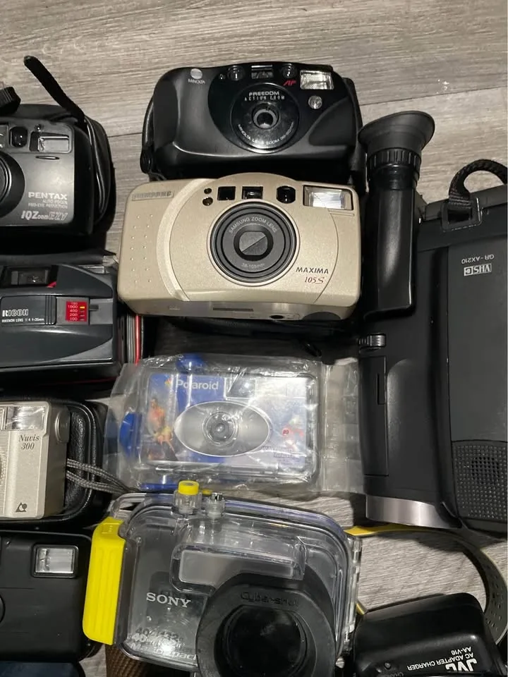 Camera lot! ( all must go! $200 OBO! ) image indicator(6)