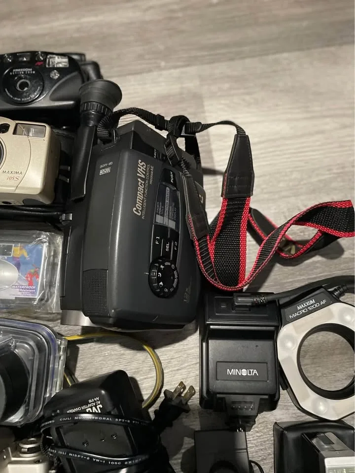 Camera lot! ( all must go! $200 OBO! ) image indicator(9)