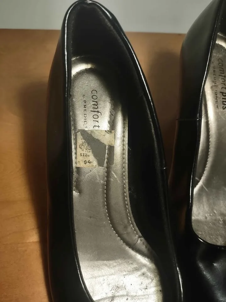 Black Heels - Size 6.5W image indicator(2)