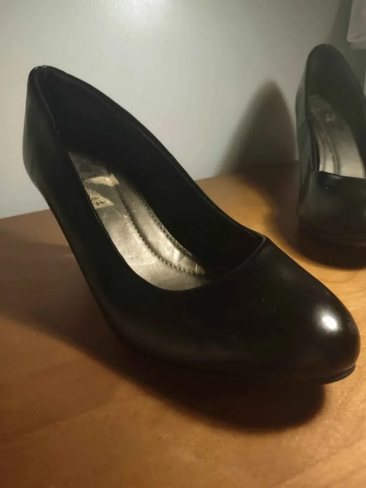 Black Heels - Size 6.5W image indicator(10)