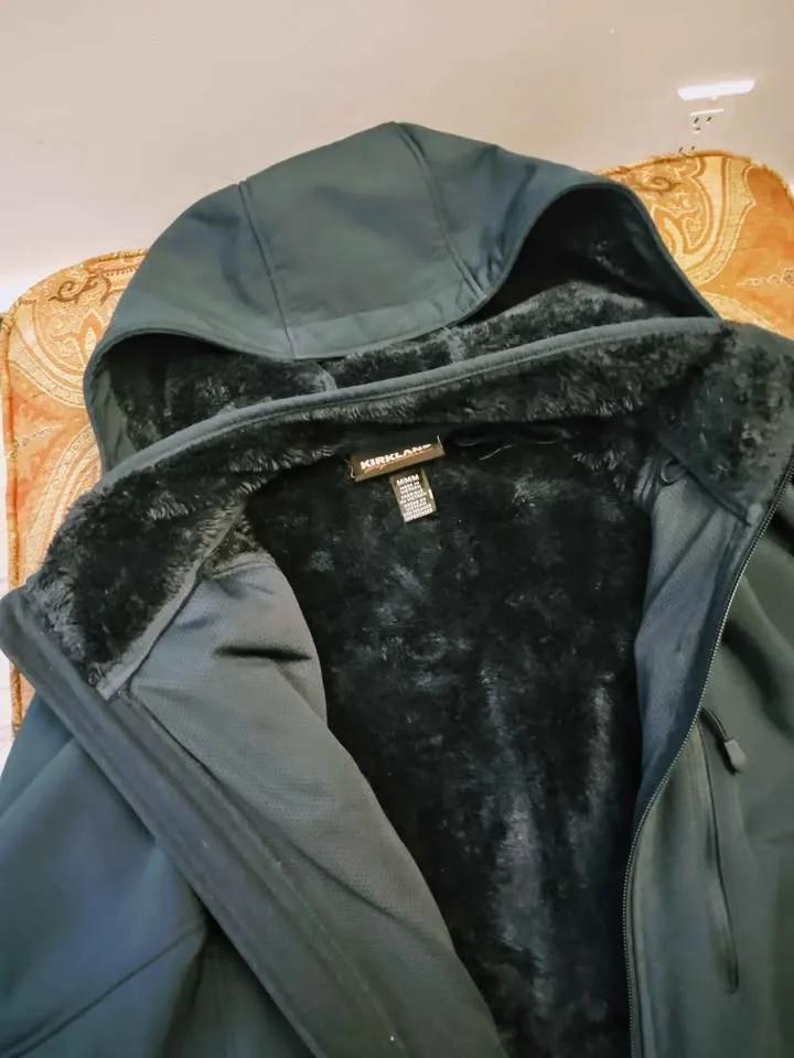 Men's Fleece-Lined Softshell Jackets - Size M & L image indicator(4)