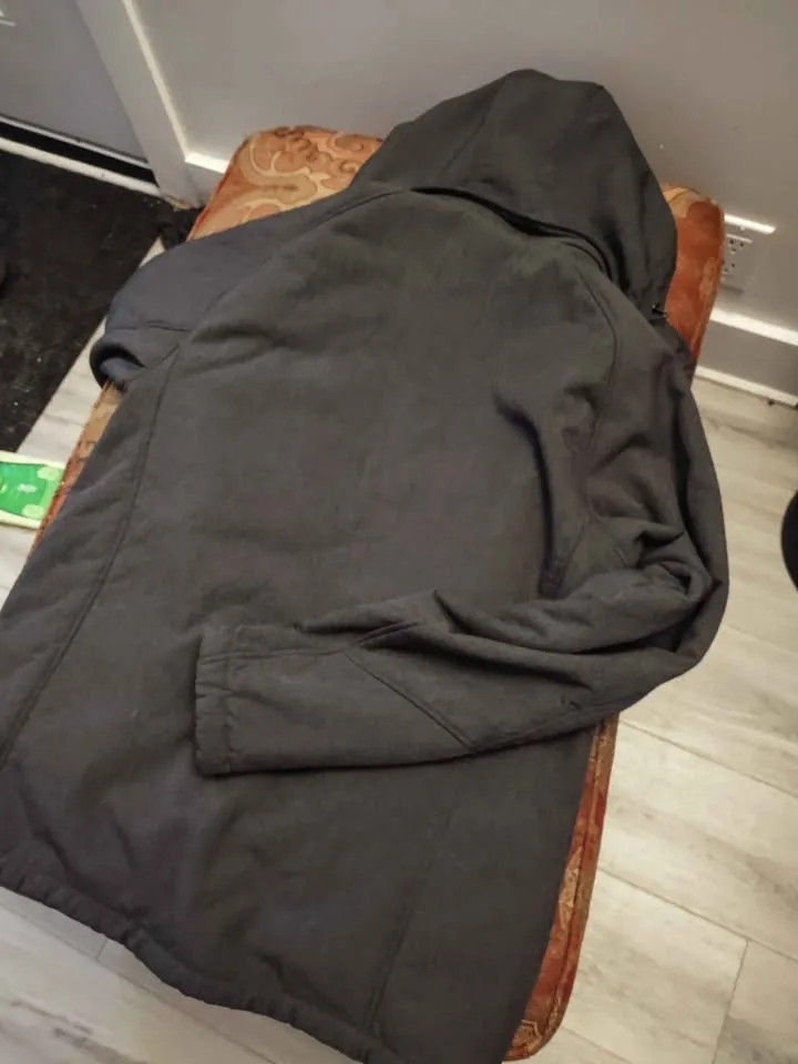 Men's Fleece-Lined Softshell Jackets - Size M & L image indicator(10)