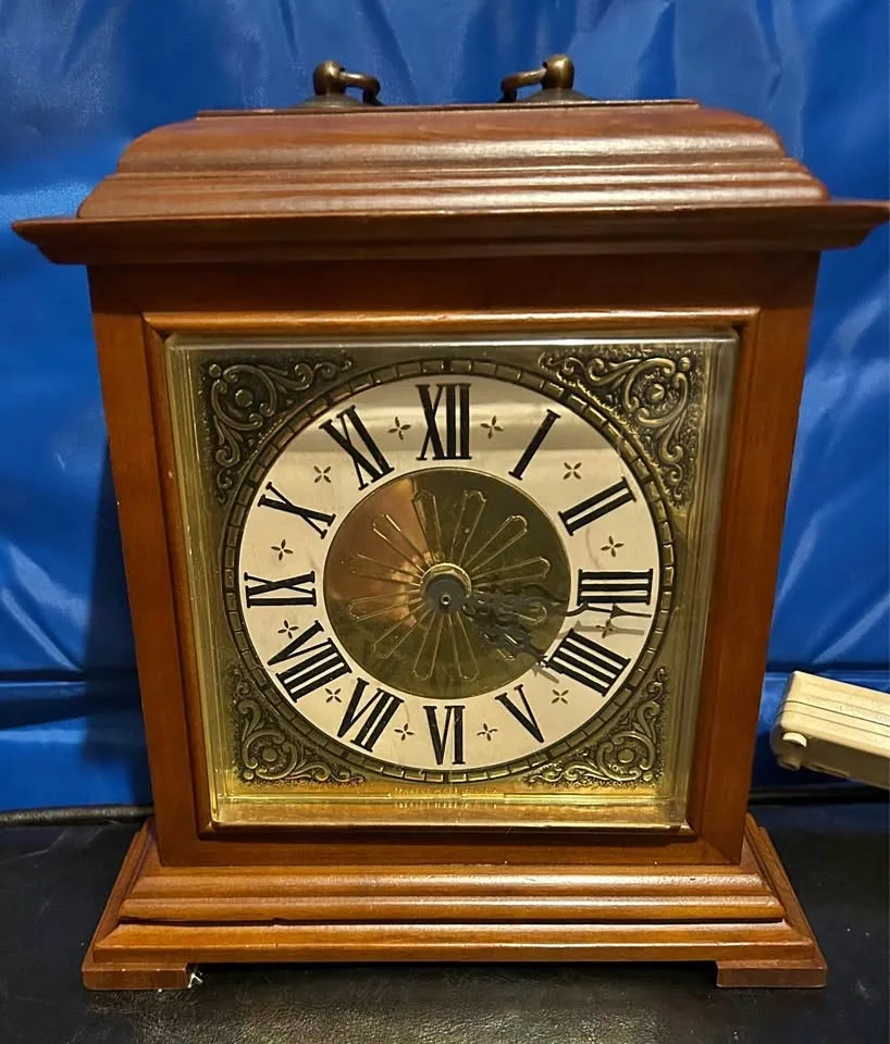 Spartus Corporation Vintage Electric Clock Made in USA