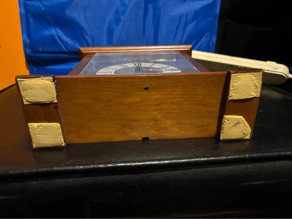 Spartus Corporation Vintage Electric Clock Made in USA image indicator(6)