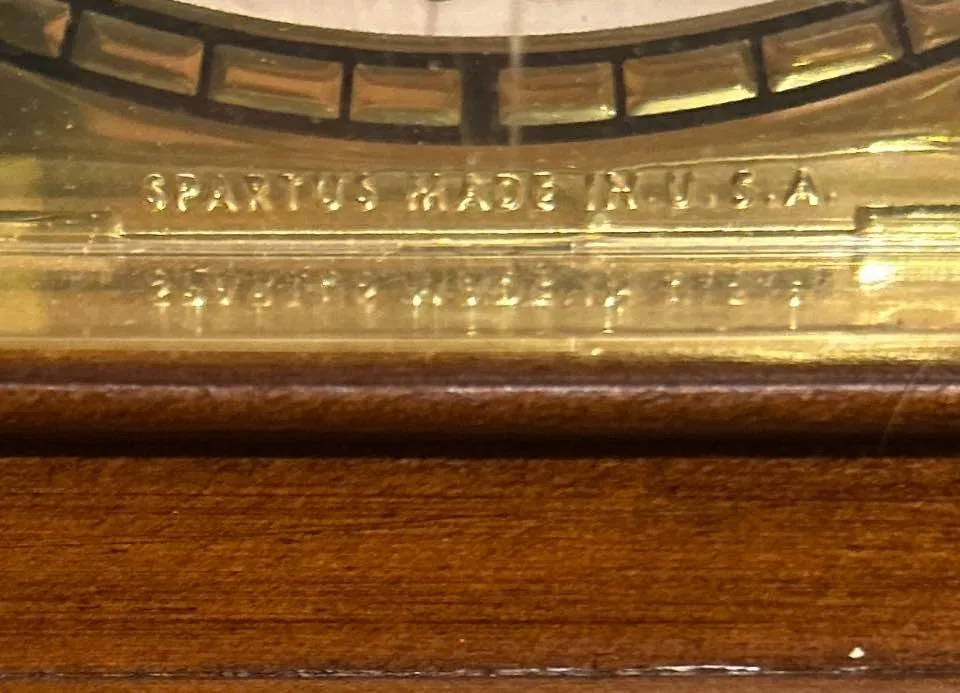 Spartus Corporation Vintage Electric Clock Made in USA image indicator(7)