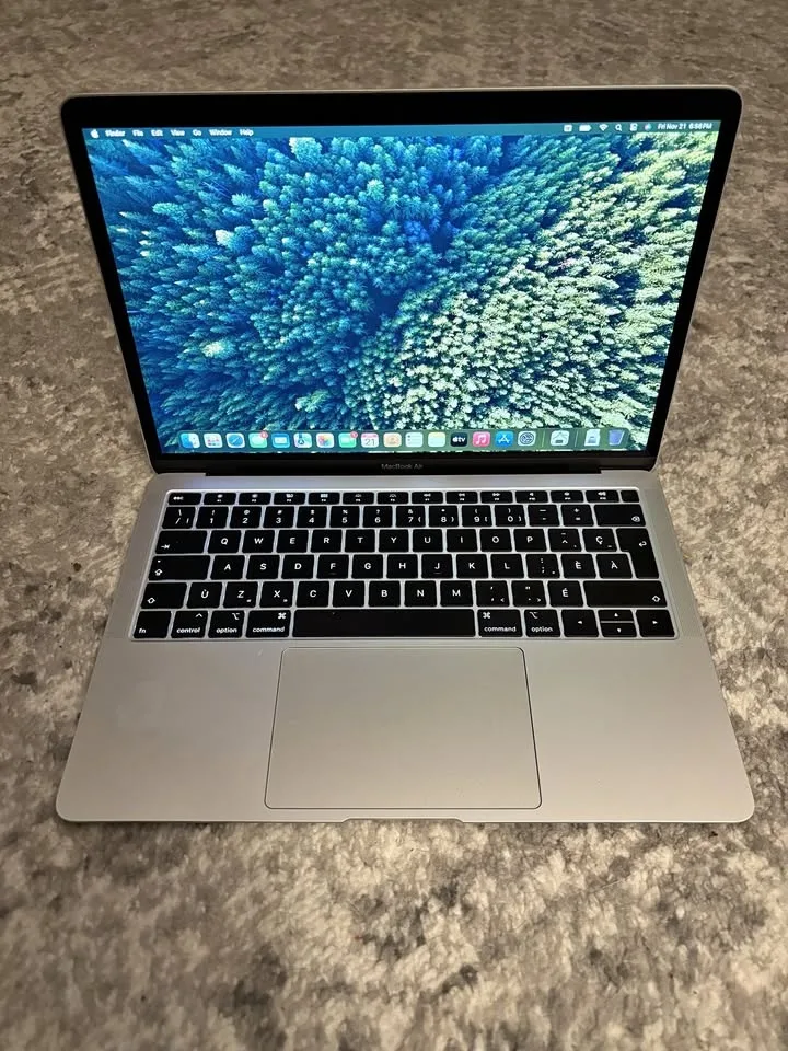 MacBook Air NEW BATTERY!