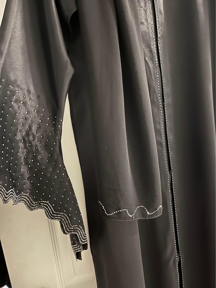 Satin Abaya matching scarf ( size M ) - photo 2
