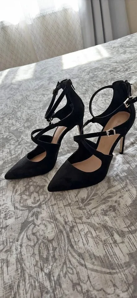 Call in Spring 4.25 inch high heels size 7.5