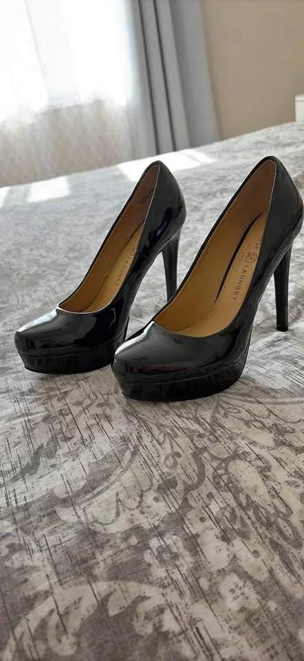 5 inch High heels size 8.5