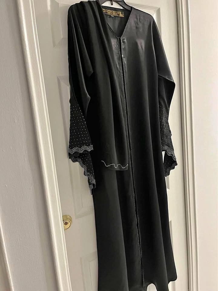 Satin Abaya matching scarf ( size M )