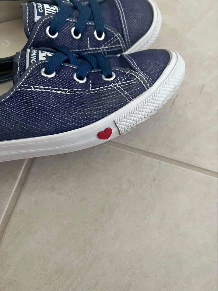 limited edition denim converse with heart 7.5