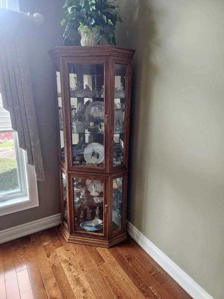 Corner Display unit