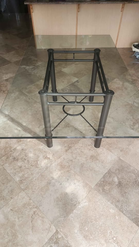 Glass Table - photo 3